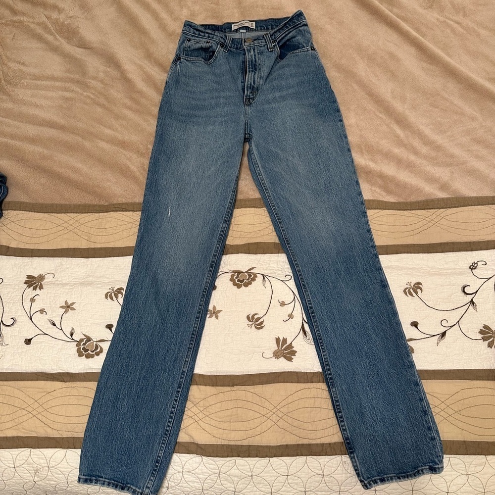 Abercrombie The 90s Straight Ultra High Rise Curve Love 26LONG